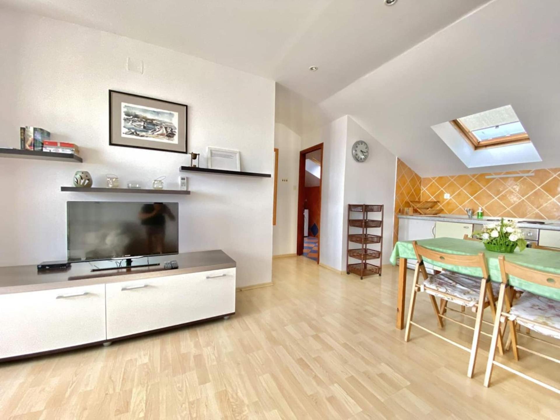 Family Apartments Viva Close To The Beach Krk Town Buitenkant foto