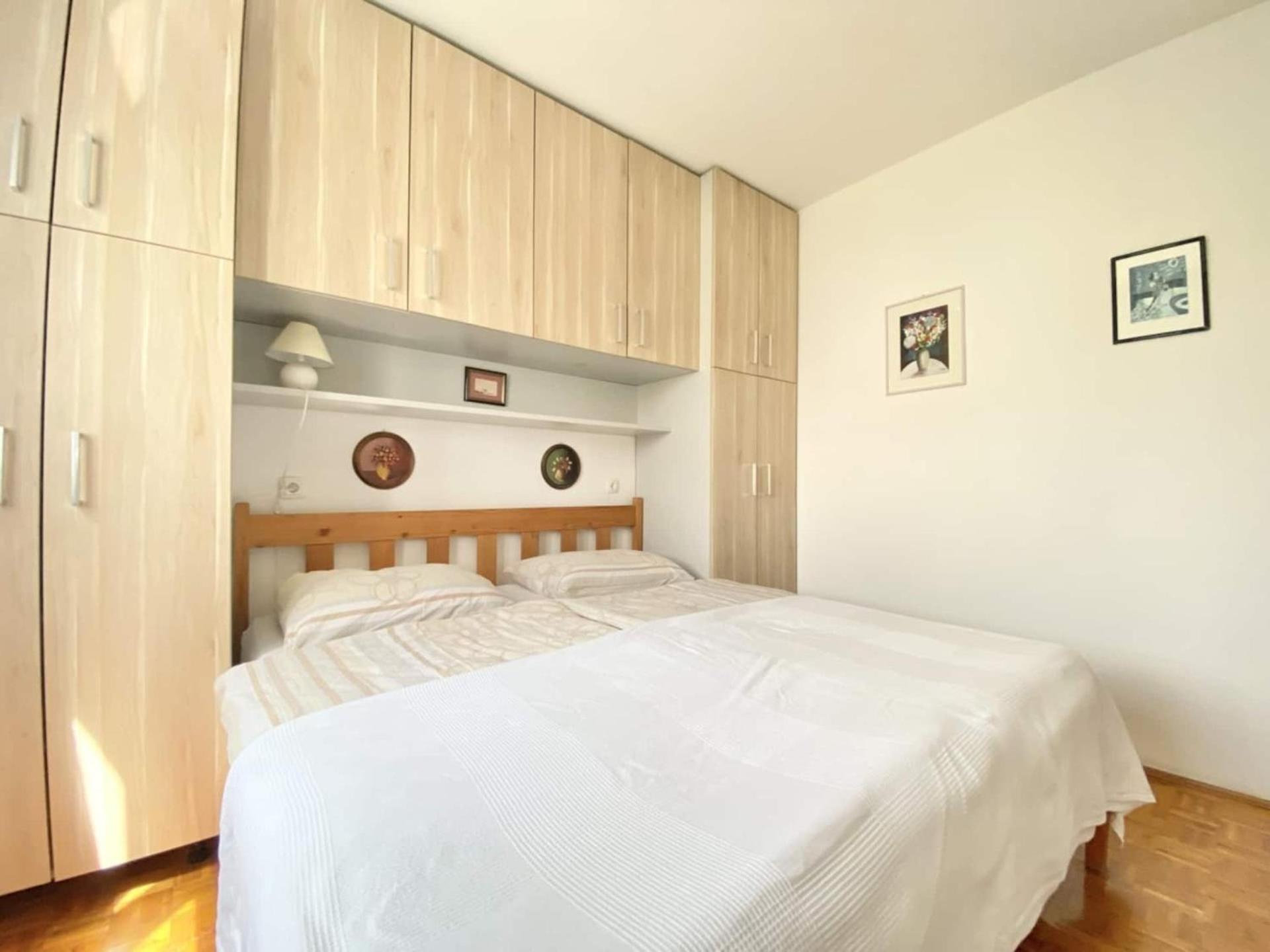 Family Apartments Viva Close To The Beach Krk Town Buitenkant foto