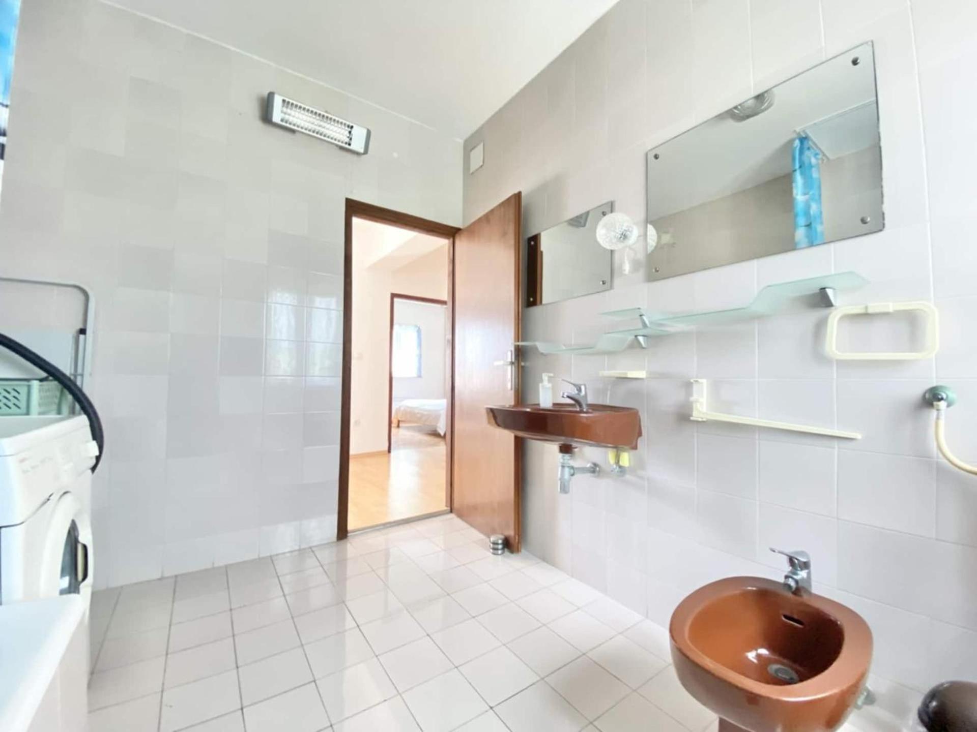 Family Apartments Viva Close To The Beach Krk Town Buitenkant foto