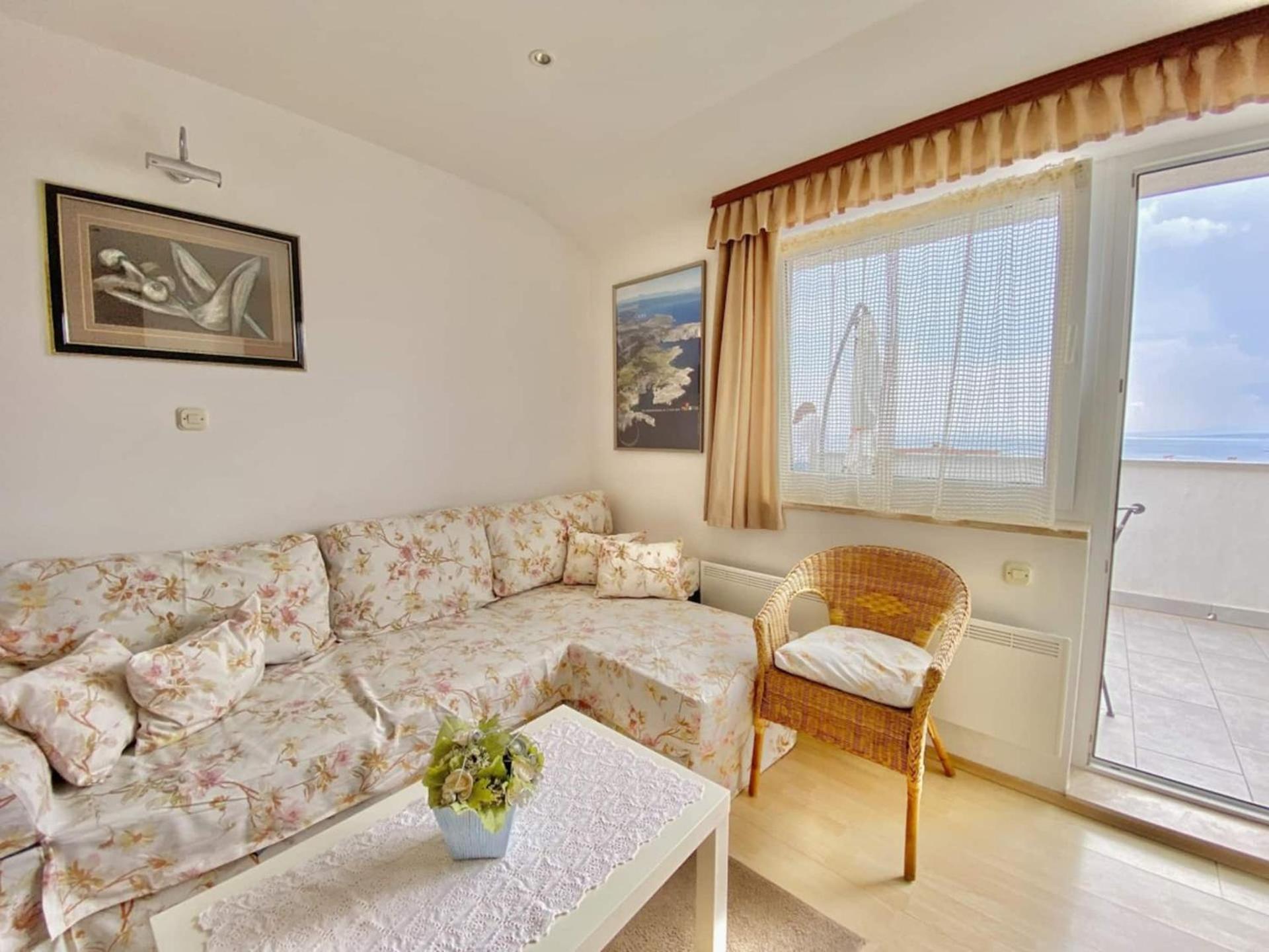 Family Apartments Viva Close To The Beach Krk Town Buitenkant foto