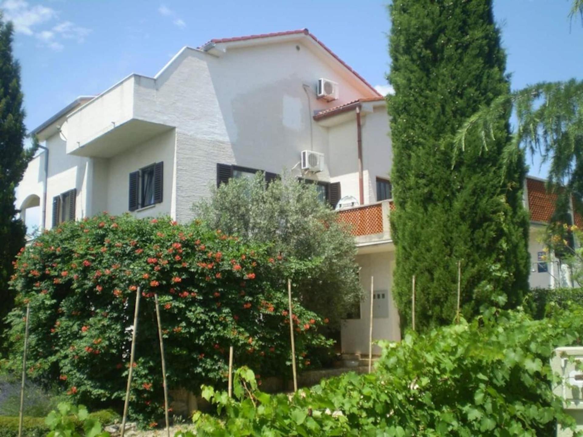 Family Apartments Viva Close To The Beach Krk Town Buitenkant foto