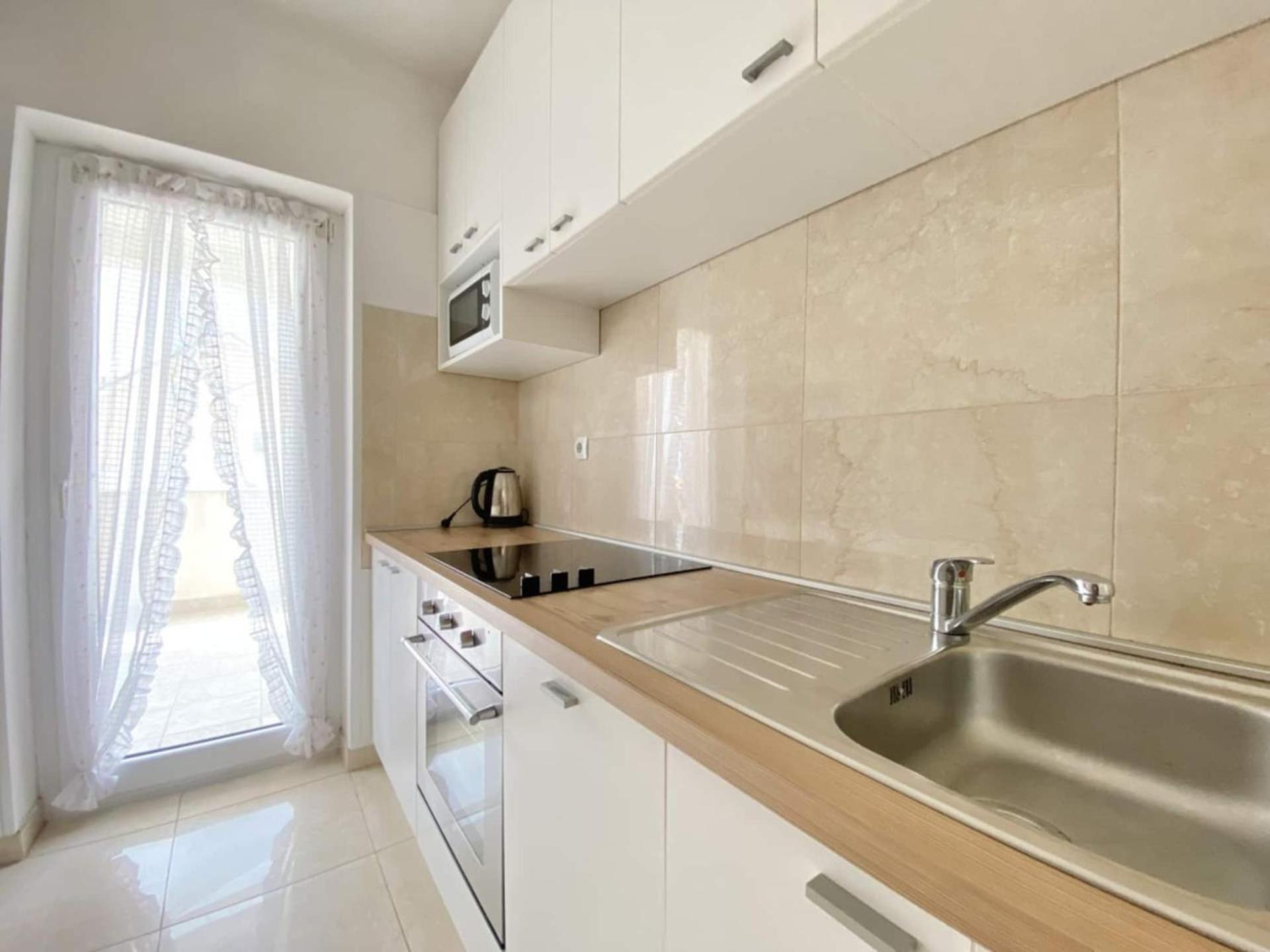 Family Apartments Viva Close To The Beach Krk Town Buitenkant foto