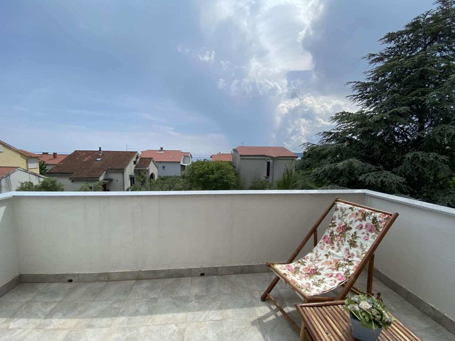Family Apartments Viva Close To The Beach Krk Town Buitenkant foto