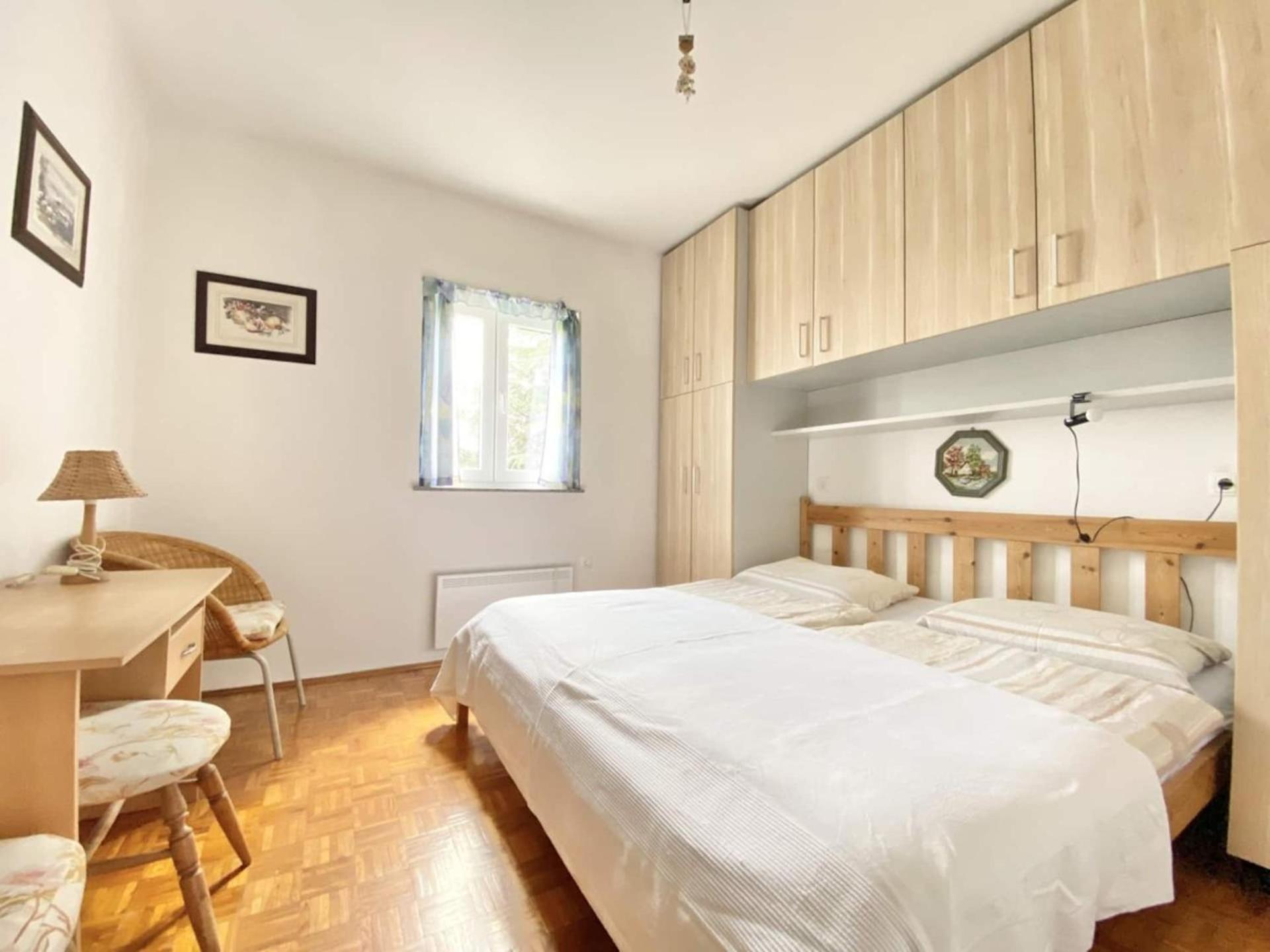 Family Apartments Viva Close To The Beach Krk Town Buitenkant foto